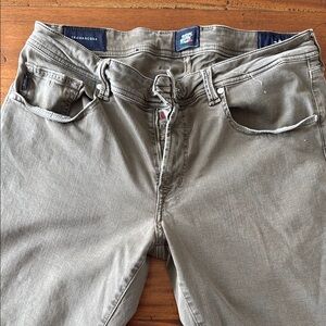 Tan Straight Leg Jeans with Classic Style